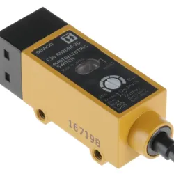 Omron E3S-RS30E4 Photoelectric Sensor for Transparent Object Detection