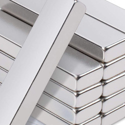 N52 Rectangle Neodymium Magnet (40mm x 10mm x 4mm)